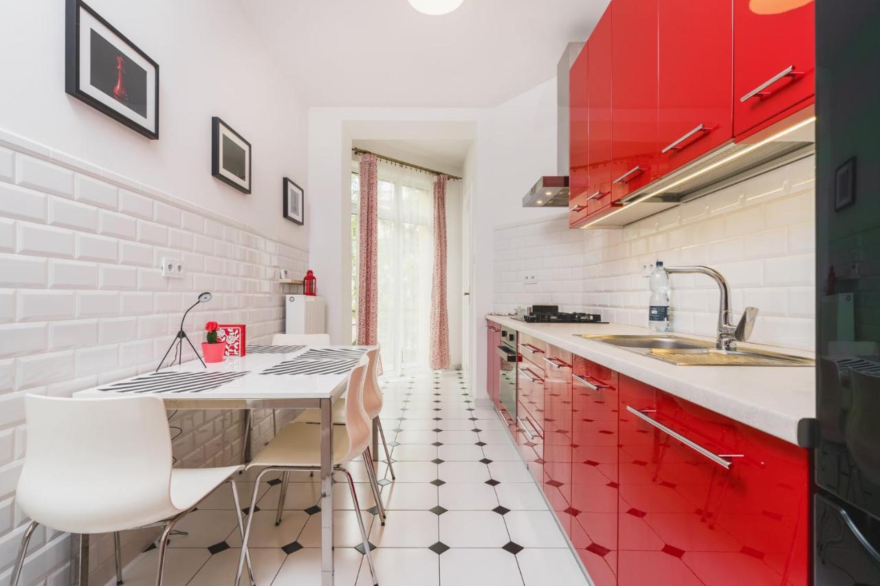 Modern Urban Escape - Old Town Apartment - By Upstairs 克拉科夫 外观 照片