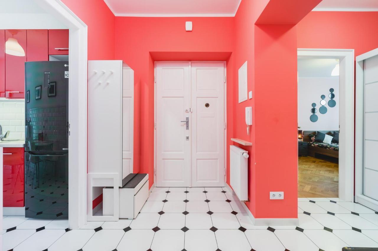 Modern Urban Escape - Old Town Apartment - By Upstairs 克拉科夫 外观 照片