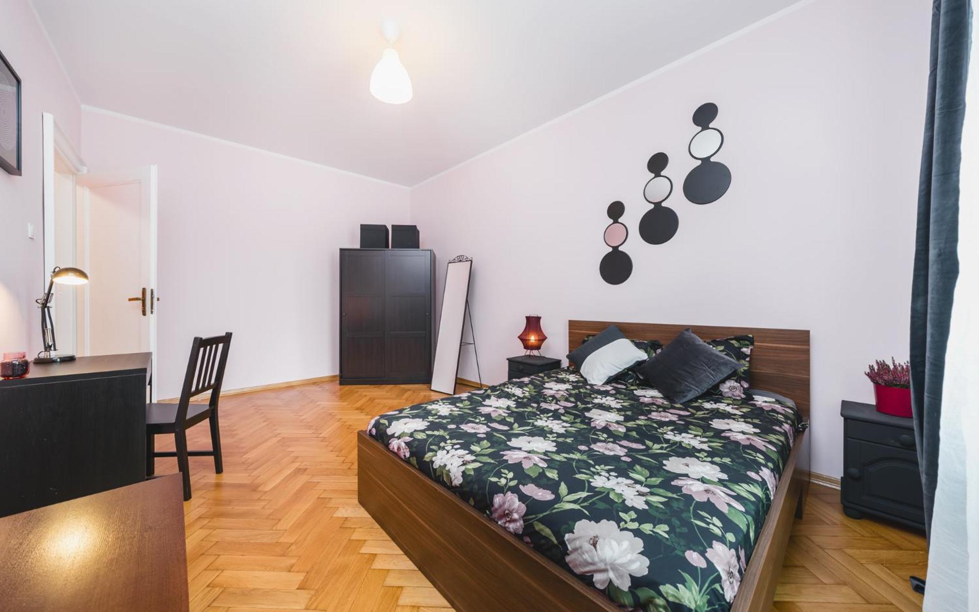 Modern Urban Escape - Old Town Apartment - By Upstairs 克拉科夫 外观 照片