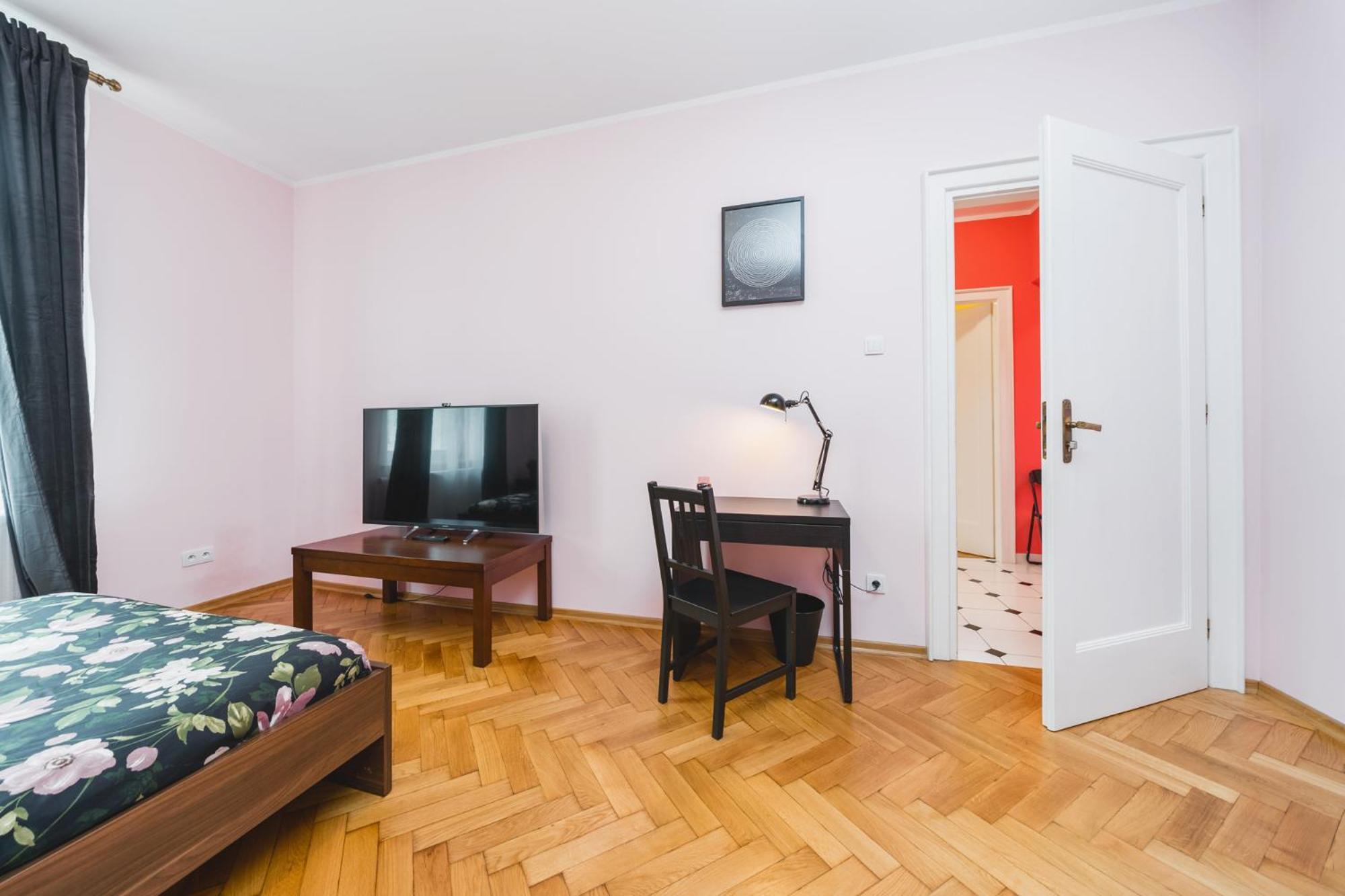 Modern Urban Escape - Old Town Apartment - By Upstairs 克拉科夫 外观 照片